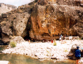 Cuevas Habitadas por Tarahumaras